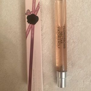 Flowerbomb Nectar V&R